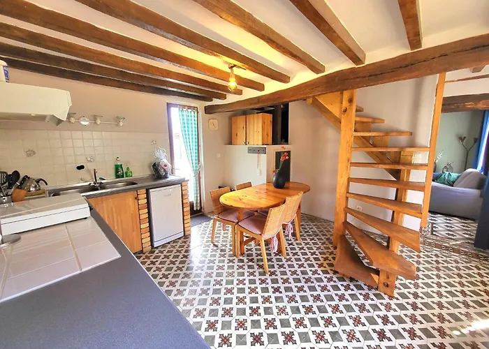 Charmante In Idyllisch Dorpje In Beau Village Holiday home Parfondeval (Aisne)